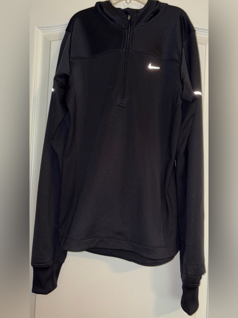 GENTLY USED NIKE FITTED 1/4 ZIP HOODIE